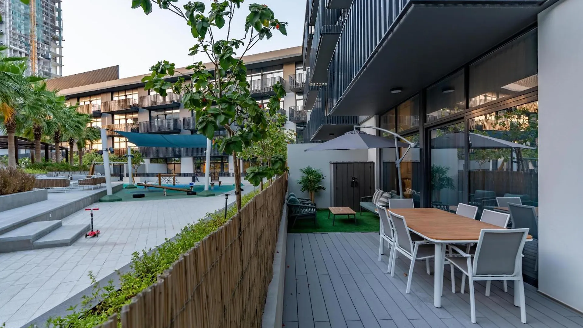 Cozy And Peaceful 2 Bedroom Apartment With Private Garden Dubai